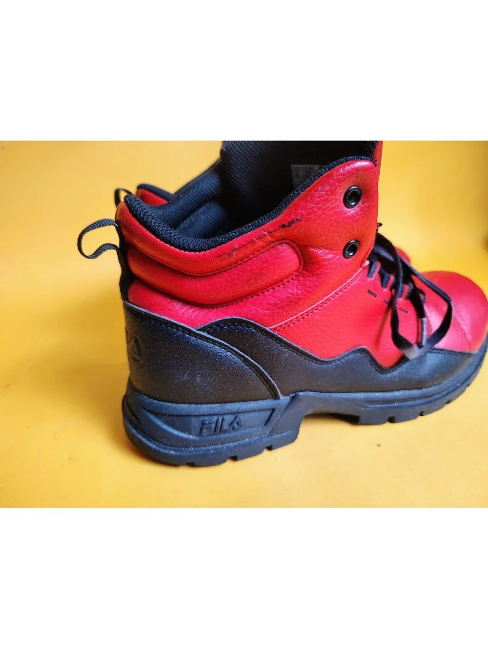 Fila Derail Mid Hiking Boots Red Black 1HM01375-603 Trail Men's Size 9.5 Used